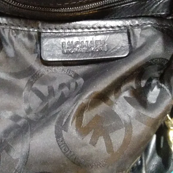 Michael Kors Black Shoulder Bag - Picture 10 of 13